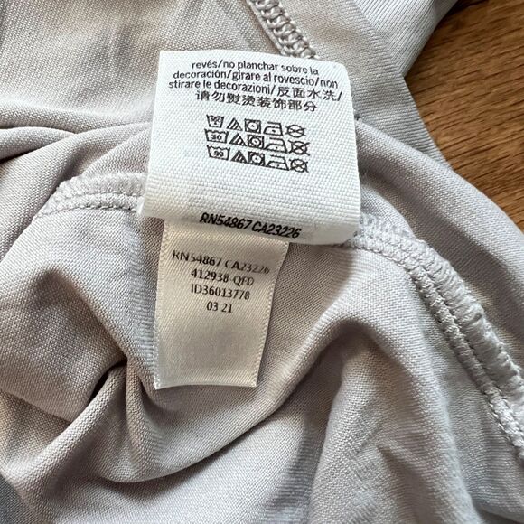 PINK Active Victoria's Secret Tank Top Size S Gray Racerback - Picture 10 of 10